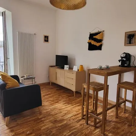 Le Prie Blu Apartment