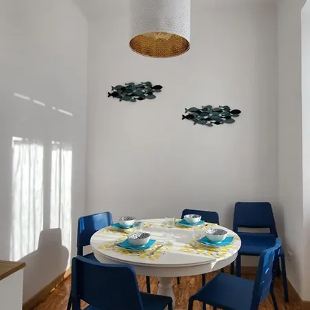 Le Prie Blu Apartment *