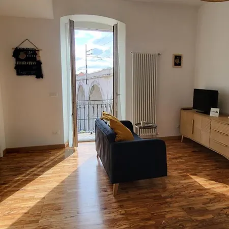 Le Prie Blu Apartment